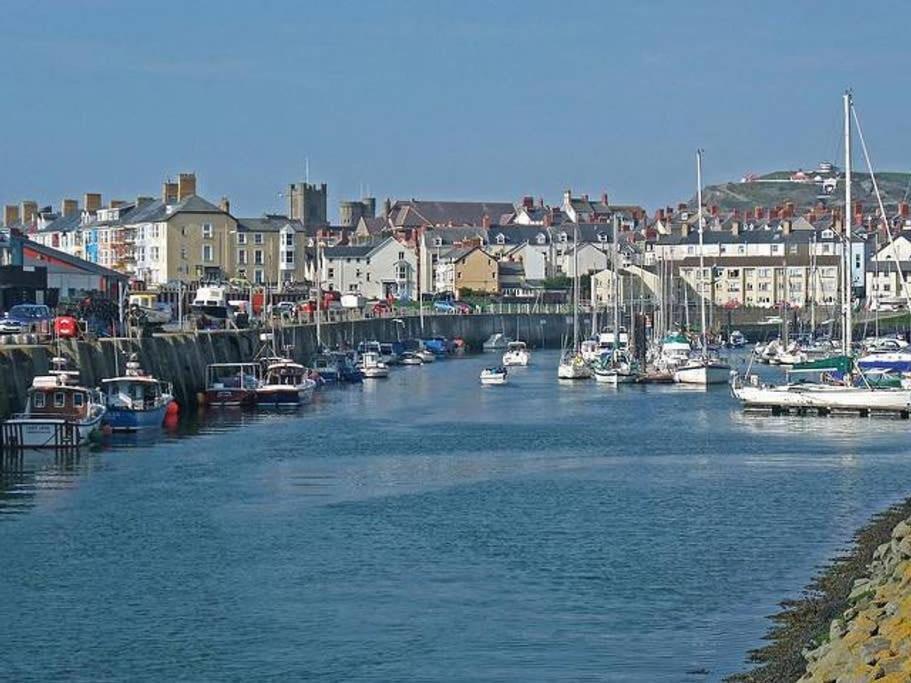 Bridge View Victorian Townhouse Central Aberystwyth Sleeps 6 Exterior photo